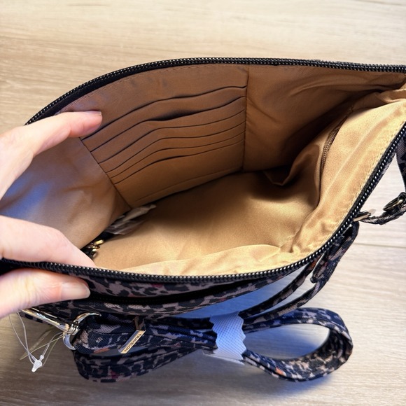 Travelon Women's Crossbody Bag Anti-Theft RFID Purse NWT Leopard Print - Picture 7 of 11